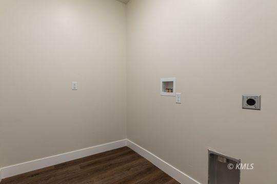 Kanab, Utah 84741, United States, 3 Bedrooms Bedrooms, ,2 BathroomsBathrooms,Residential,Active,22711