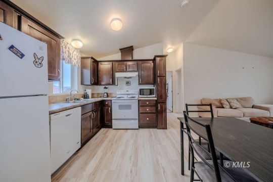 Kanab, Utah 84741, United States, 3 Bedrooms Bedrooms, ,2 BathroomsBathrooms,Residential,Active,19886