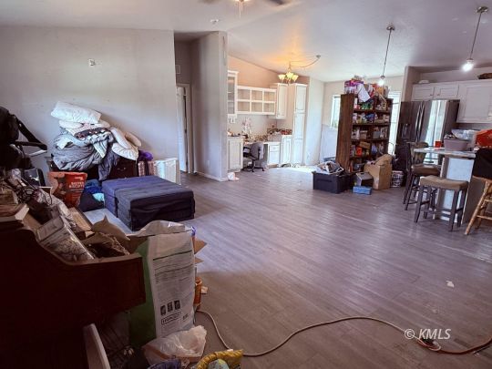 Glendale, Utah 84741, United States, 3 Bedrooms Bedrooms, ,2 BathroomsBathrooms,Residential,Pending,207166