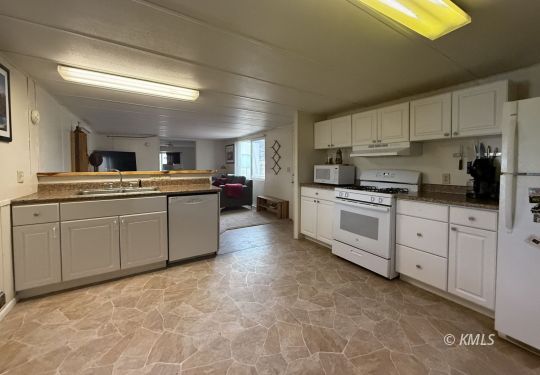 Kanab, Utah 84741, United States, 2 Bedrooms Bedrooms, ,2 BathroomsBathrooms,Residential,Active,249155