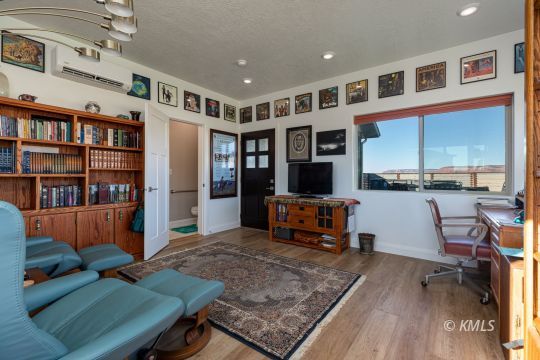 Kanab, Utah 84741, United States, 3 Bedrooms Bedrooms, ,2 BathroomsBathrooms,Residential,Active,222189