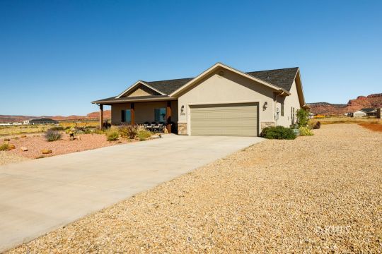 Kanab, Utah 84741, United States, 3 Bedrooms Bedrooms, ,2 BathroomsBathrooms,Residential,Active,222189
