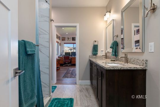 Kanab, Utah 84741, United States, 3 Bedrooms Bedrooms, ,2 BathroomsBathrooms,Residential,Active,222189