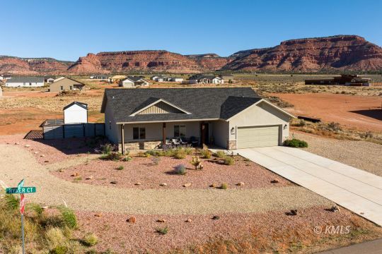 Kanab, Utah 84741, United States, 3 Bedrooms Bedrooms, ,2 BathroomsBathrooms,Residential,Active,222189