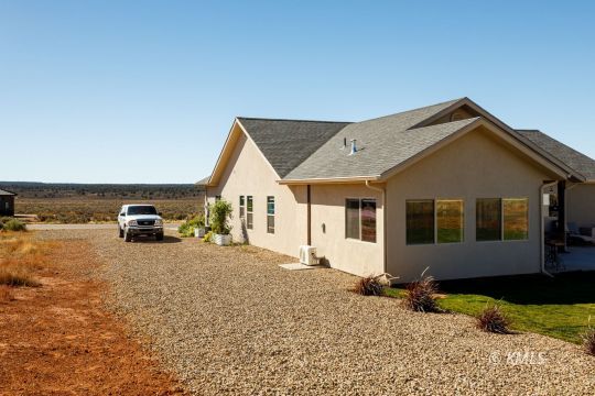 Kanab, Utah 84741, United States, 3 Bedrooms Bedrooms, ,2 BathroomsBathrooms,Residential,Active,222189
