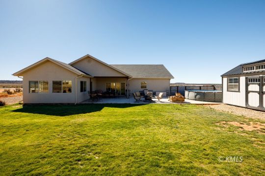 Kanab, Utah 84741, United States, 3 Bedrooms Bedrooms, ,2 BathroomsBathrooms,Residential,Active,222189