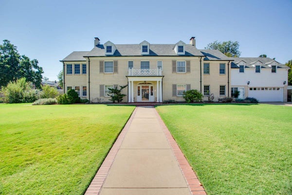 1301 W YORK AVE, ENID, OK 73703 - Image 39e6cda0010651f79b271e09518adb9d/1068367482