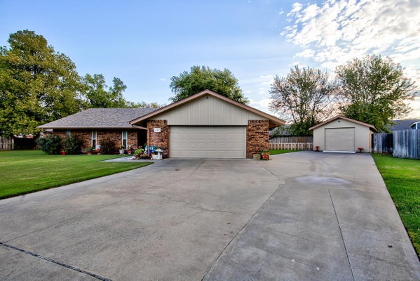 1402 SONATA CIR, ENID, OK 73703 - Image 3e9952da5c0c4fe7feeb04e379d4fbf1/3085014148