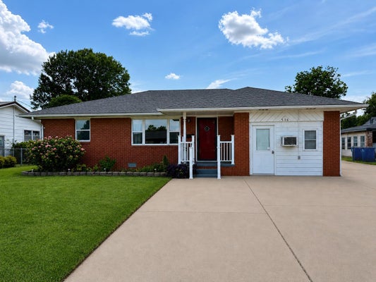 516 S OAK AVE, HENNESSEY, OK 73742 - Image 4339e277fa8300a046edf81eb8ae957d/1312017235