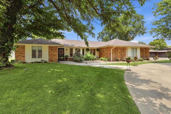 2702 EDGEWOOD DR, ENID, OK 73703 - Image 495cfd2bb0c66e15fa6faa6a1a81eb21/1091853038