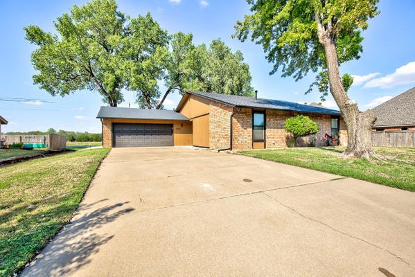 2302 DOUBLE TREE LN, ENID, OK 73703 - Image 68391258fa4ac6d3a8abfc5bd2f23bdb/3016140450