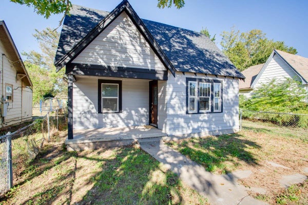 572 N DAVIS ST, ENID, OK 73701 - Image 929bddaa6f77f56cc7bc44f25fc2c0ed/3803194155