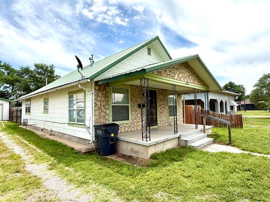 1224 CHURCH ST, WAYNOKA, OK 73860 - Image a3bdbc1df32308058b1e6146afba7bd2/1797137274