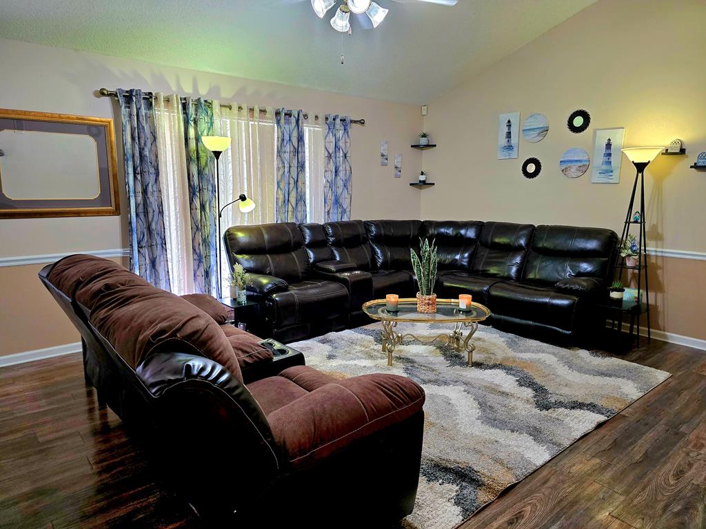 199 Deerwood