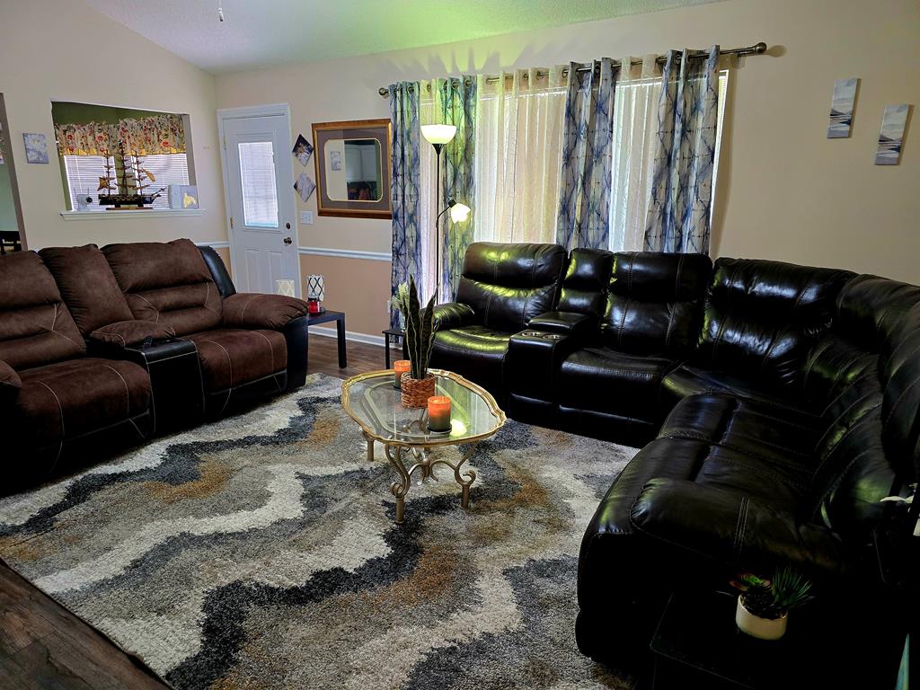 199 Deerwood