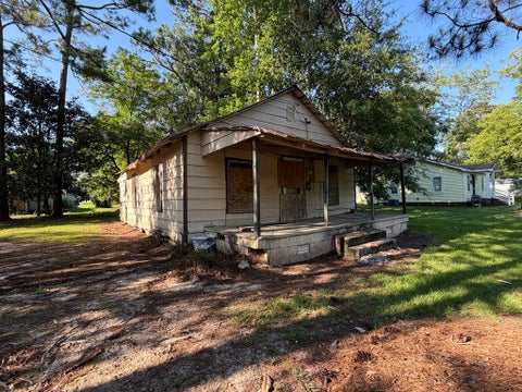 Tiny photo for 804 E Ohoopee Streeet ST, Fitzgerald, GA 31750 (MLS # 142888)