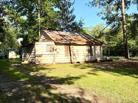 Tiny photo for 804 E Ohoopee Streeet ST, Fitzgerald, GA 31750 (MLS # 142888)