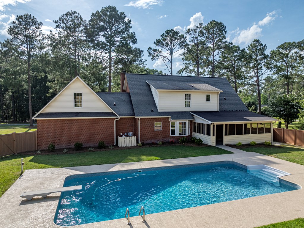 6001 Eastlake Dr