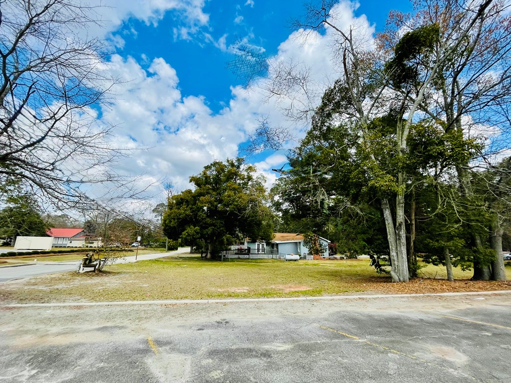 810 N Tift Ave.