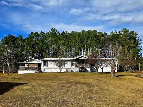 102 Santa Claus Ln Fitzgerald GA 31750