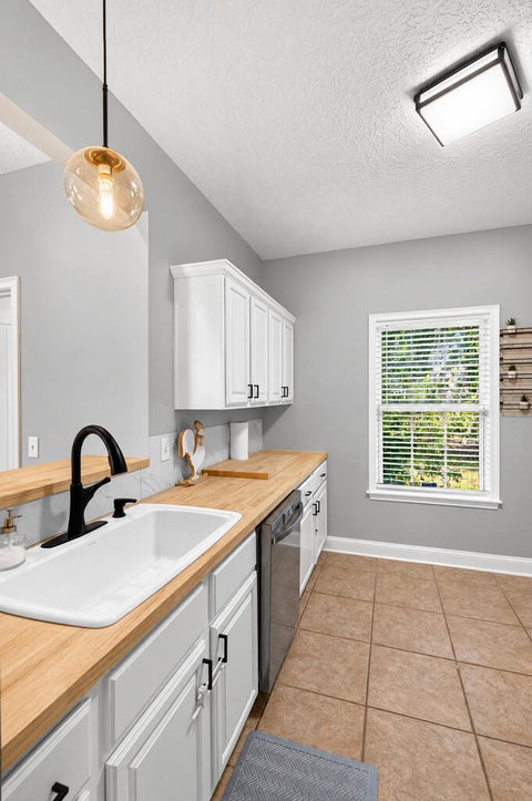 Tiny photo for 712 S Main St, Fitzgerald, GA 31750 (MLS # 142899)