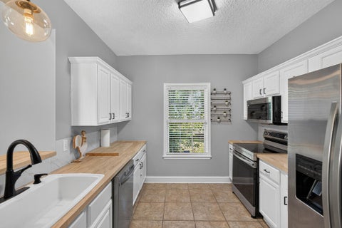 Tiny photo for 712 S Main St, Fitzgerald, GA 31750 (MLS # 142899)