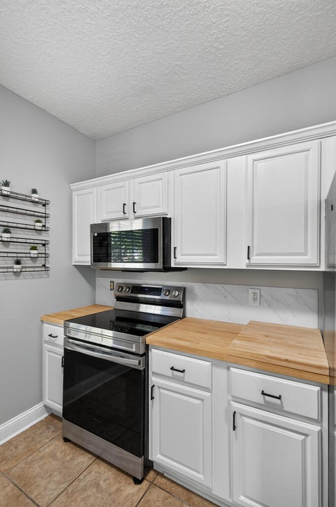 Tiny photo for 712 S Main St, Fitzgerald, GA 31750 (MLS # 142899)