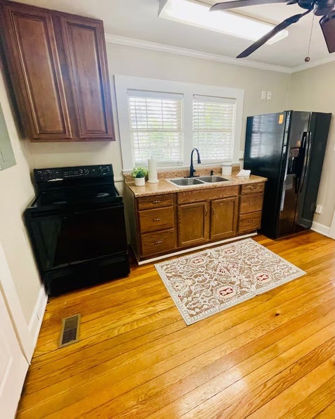 Tiny photo for 510 S Grant St, Fitzgerald, GA 31750 (MLS # 139053)