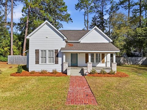 611 W 3rd St Ocilla GA 31774