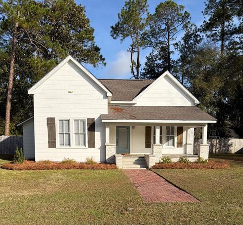 Photo of 611 W 3rd St, Ocilla, GA 31774 (MLS # 139167)