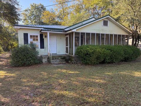 Photo of 220 E Williams Ave, Ashburn, GA 31714 (MLS # 138966) Photo of 220 E Williams Ave, Ashburn, GA 31714 (MLS # 138966)