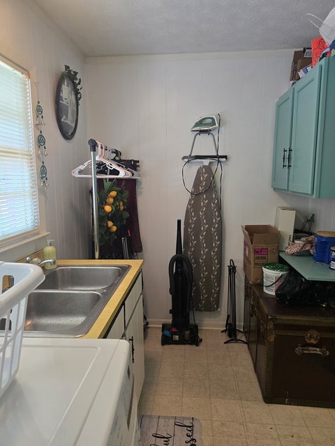 Tiny photo for 277 Lincoln Avenue, Fitzgerald, GA 31750 (MLS # 142555)