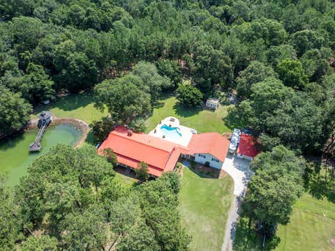 Photo of 152 Meadowood Dr, Sylvester, GA 31791 (MLS # 142808)