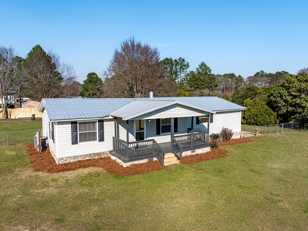 1635 E US Highway 82