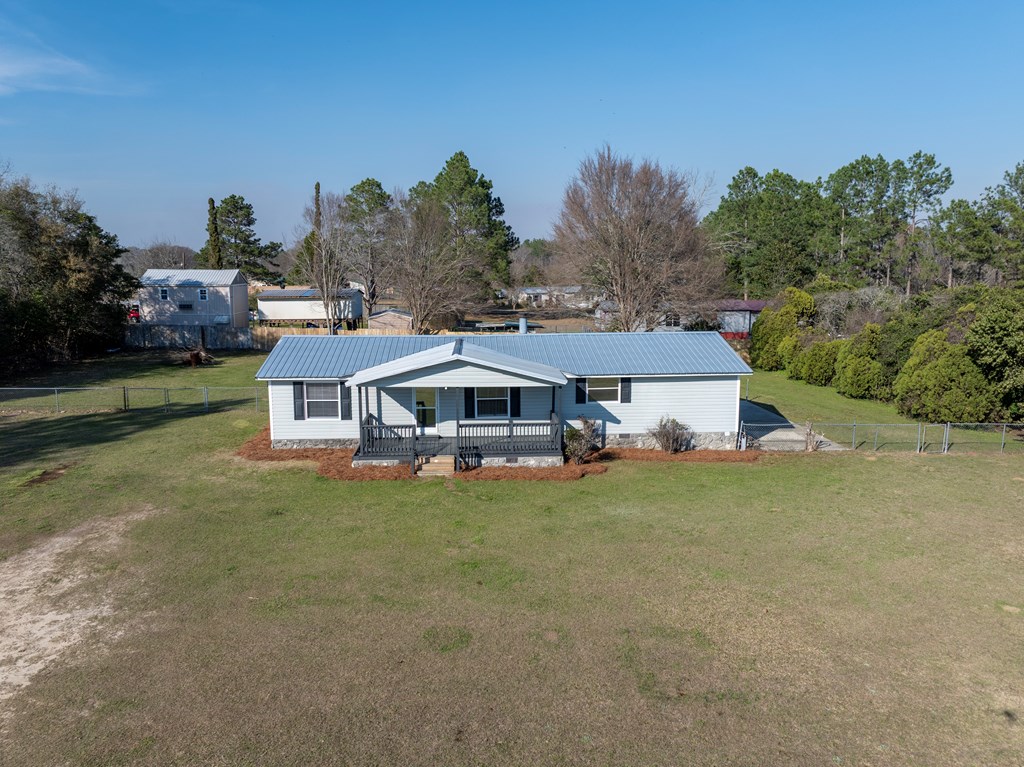 1635 E US Highway 82