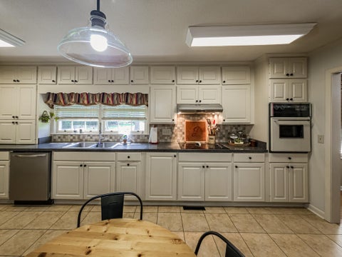 Tiny photo for 1811 Wilson Ave, Tifton, GA 31794 (MLS # 142992)