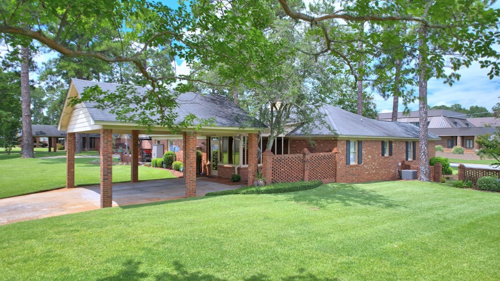 2300 Tuxedo Ln