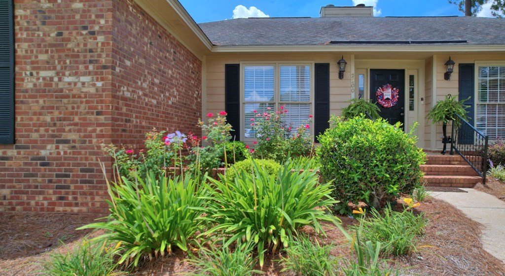 2300 Tuxedo Ln
