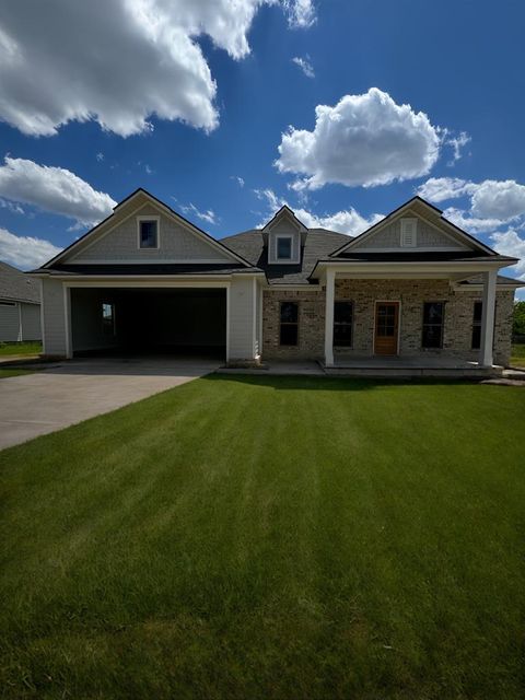 372 Ellen's Walk Tifton GA 31794