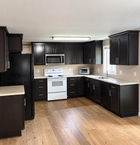 Tiny photo for 2101 Stanley Dr, Albany, GA 31721 (MLS # 143119)