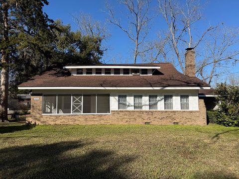 Photo of 103 Grace Ave, Fitzgerald, GA 31750 (MLS # 140191)