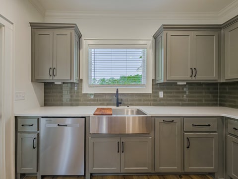 Tiny photo for 32 Edgewater Ct, Tifton, GA 31793 (MLS # 142589)