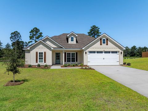 Photo of 32 Edgewater Ct, Tifton, GA 31793 (MLS # 142589)