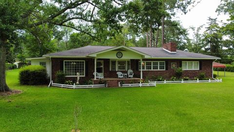 Photo of 277 Lincoln Ave, Fitzgerald, GA 31750 (MLS # 138564)