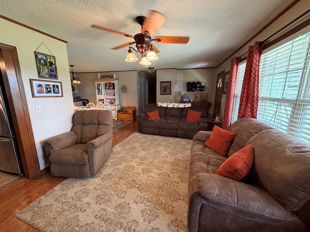 57 Lakeside Dr