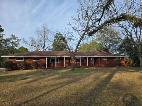 911 W Roanoke Dr Fitzgerald GA 31750