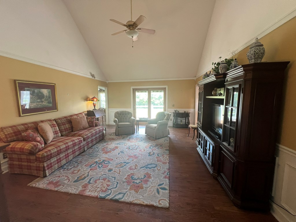 182 Cambridge Ct