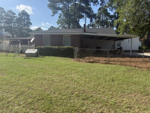 Tiny photo for 446 E College Ave, Ashburn, GA 31714 (MLS # 143063)