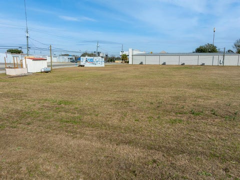 Tiny photo for 616 E Washington Ave, Ashburn, GA 31714 (MLS # 140217)