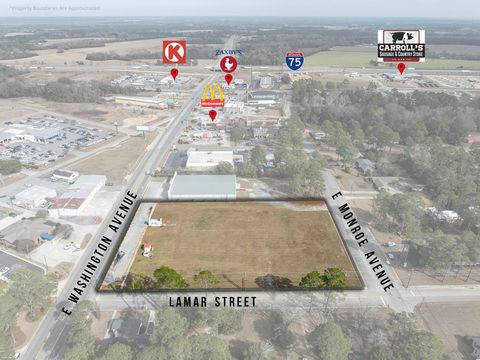 Photo of 616 E Washington Ave, Ashburn, GA 31714 (MLS # 140217)